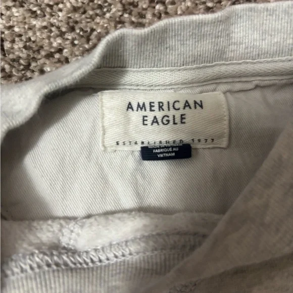 American Eagle Outfitters Light Gray Crewneck Sweater - Picture 2 of 2